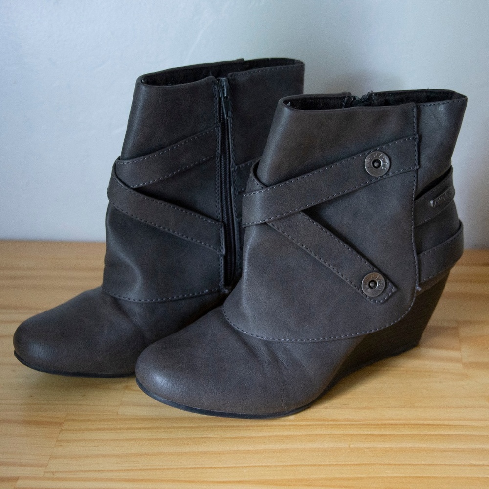 Grey Blowfish Malibu Wedge Ankle Boot 9